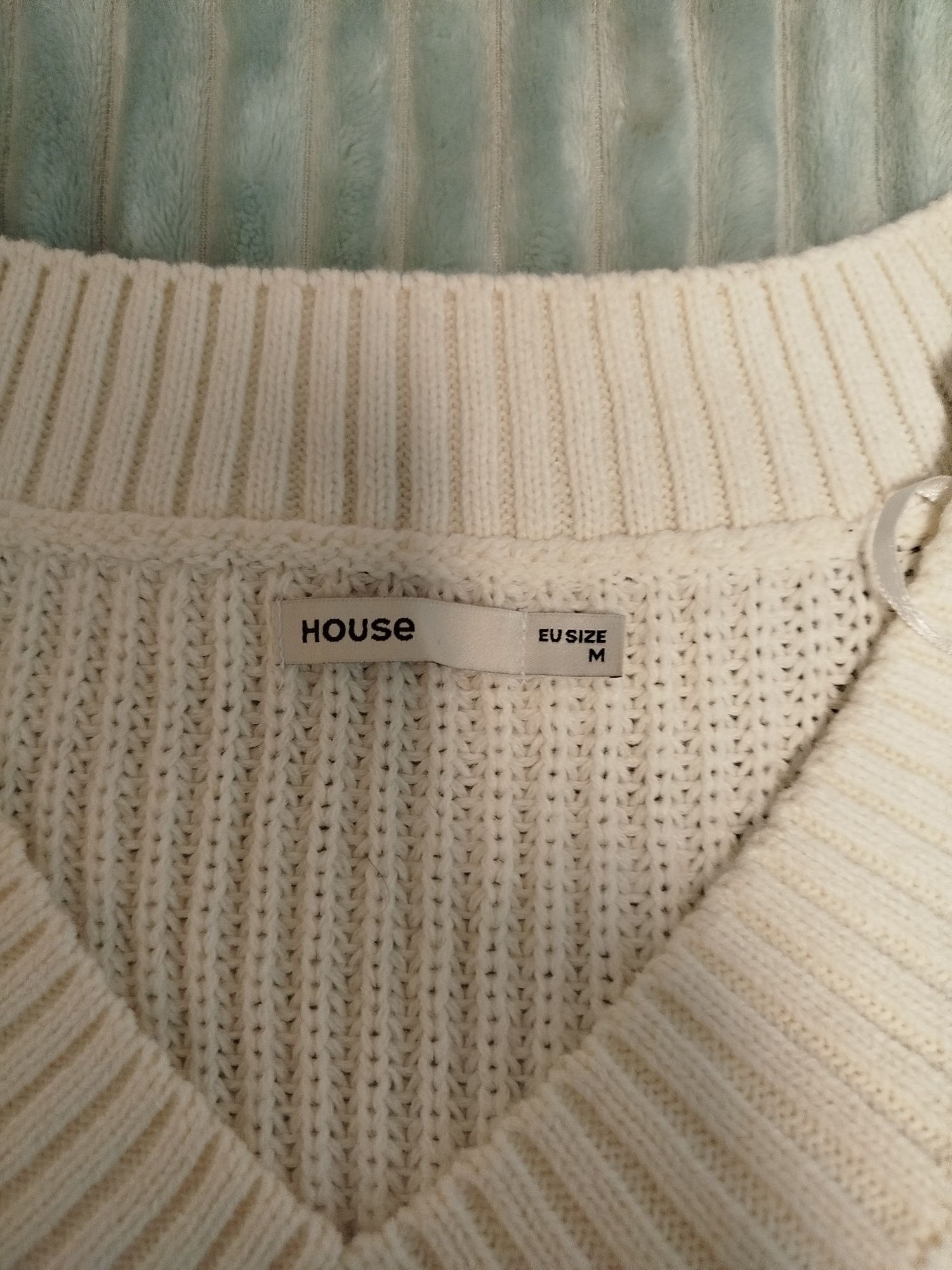 Sweter biały damski