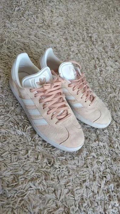 Adidas Gazelle 40
Muito pouco uso, usei uma vez