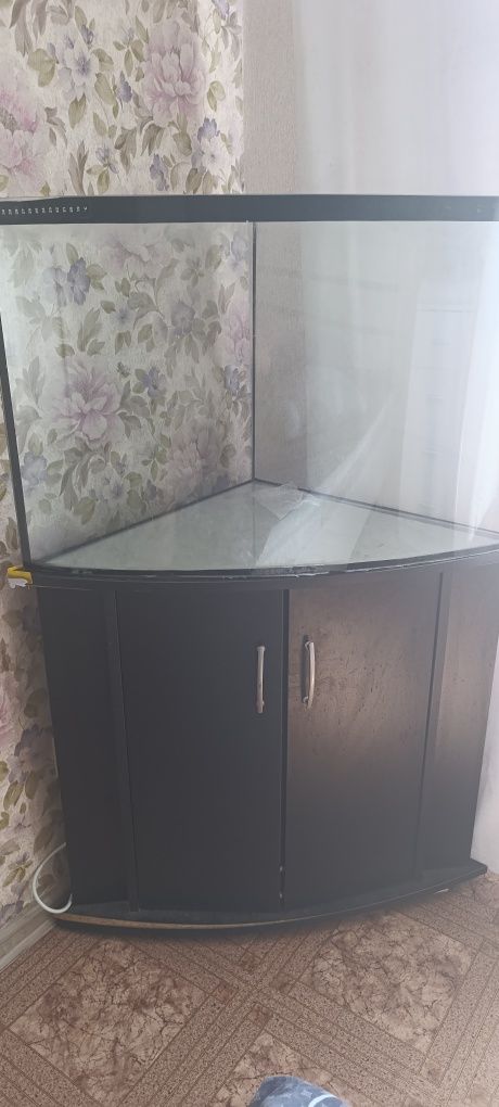 Акваріум кутовий 90 л.
