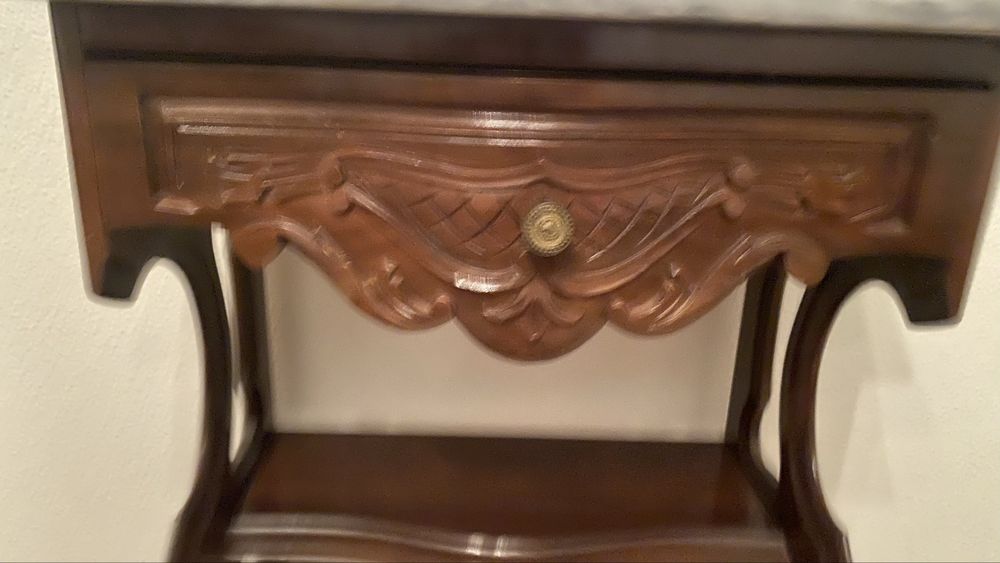 Consola pequena c/ tampo de marmore e gaveta