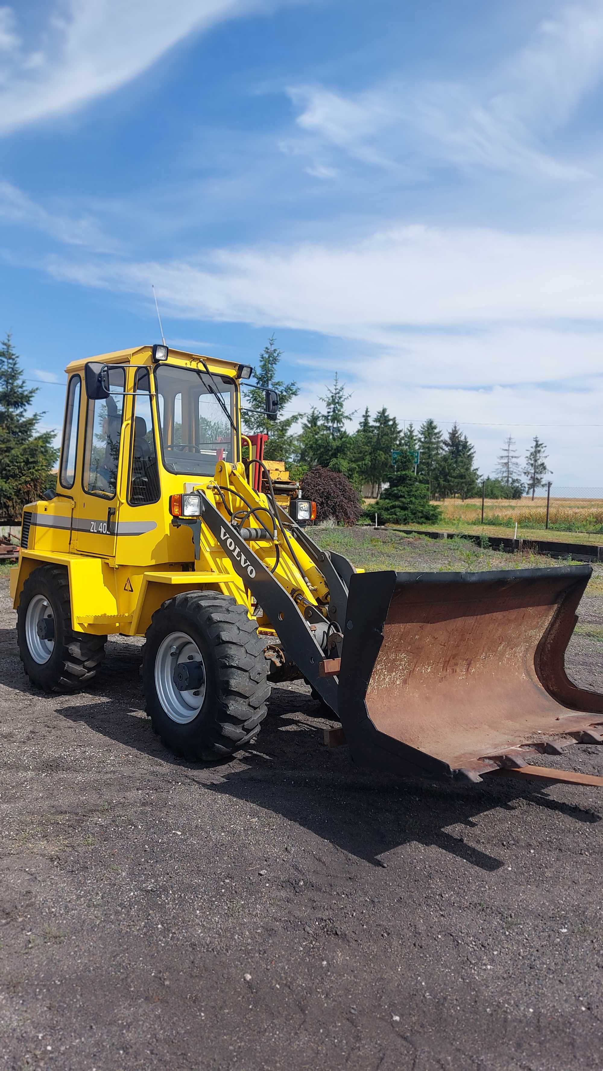 Ładowarka kołowa Volvo ZL 402
