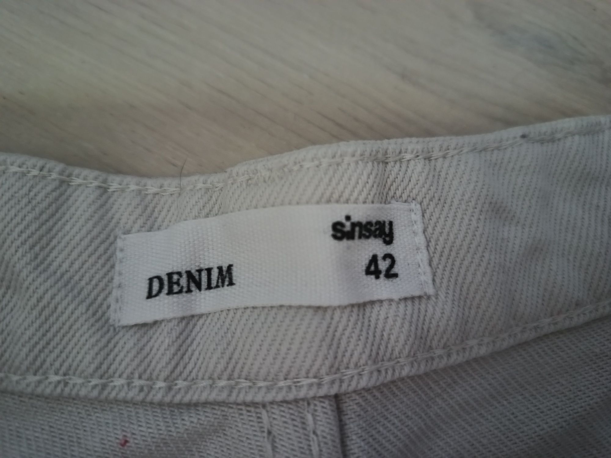 Spodenki szorty jeansowe Sinsay 42, biało różowe