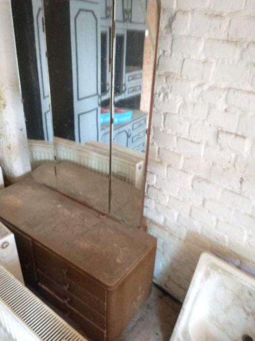 Toaletka z lustrem z PRL-u