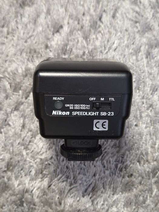 Flash Nikon Speedlight SB-23