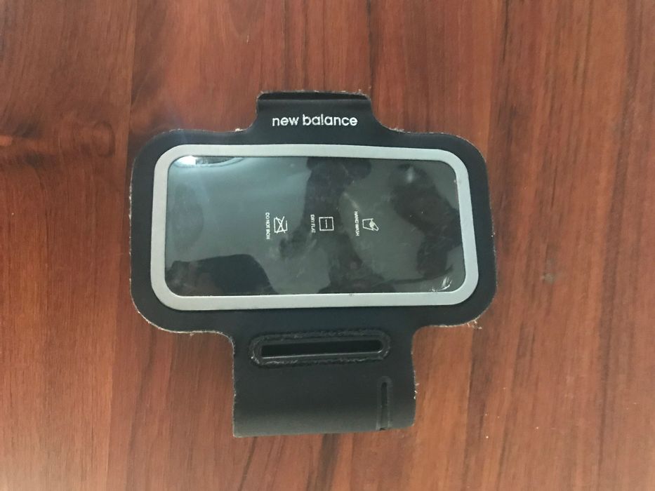 Etui na telefon na ramię do biegania lub na silownie New Balance