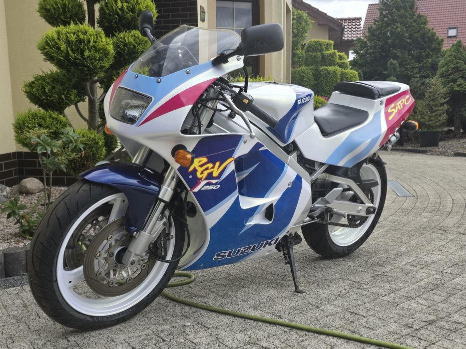 Suzuki RGV 250 bialy krok super stan