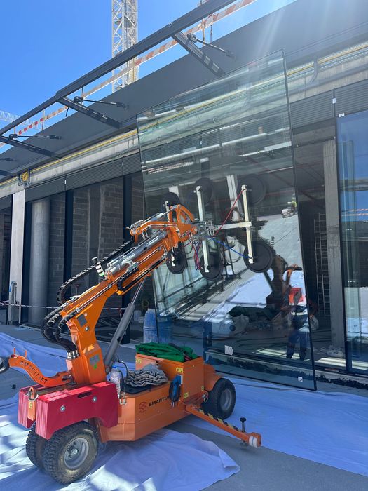 Serviço de montagem  com Robot capacidade 1 ton. Tecnocurado.pt