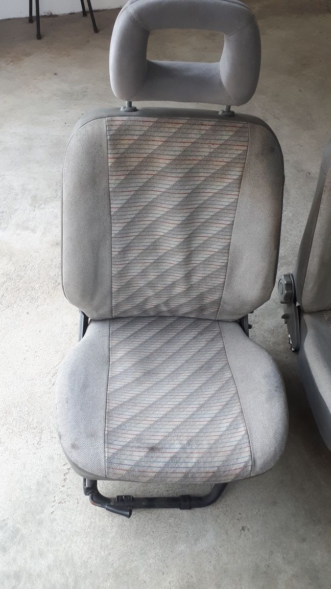 Dois bancos/estofos da frente Opel Corsa-A 5 portas impecáveis