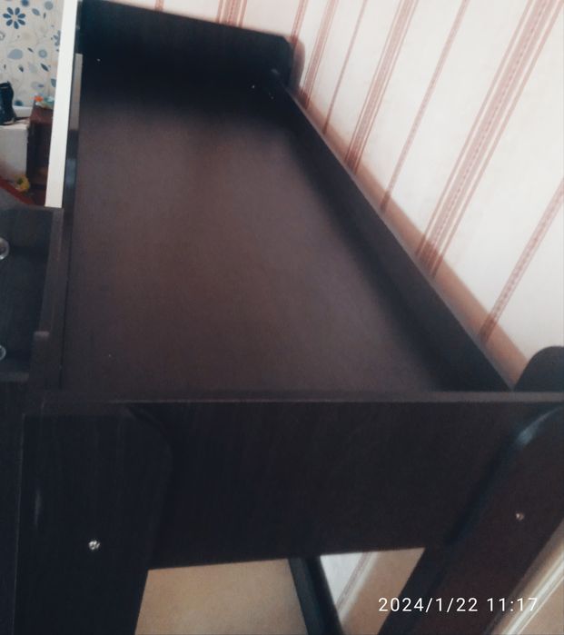 Двухъярусная кровать