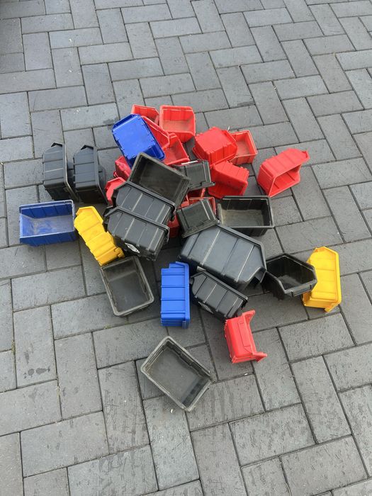 Kuwety pojemniki magazynowe