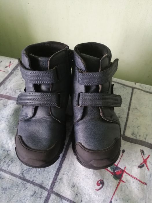 Продам осенние ботинки