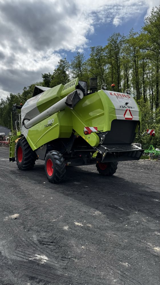 Claas tucano 320