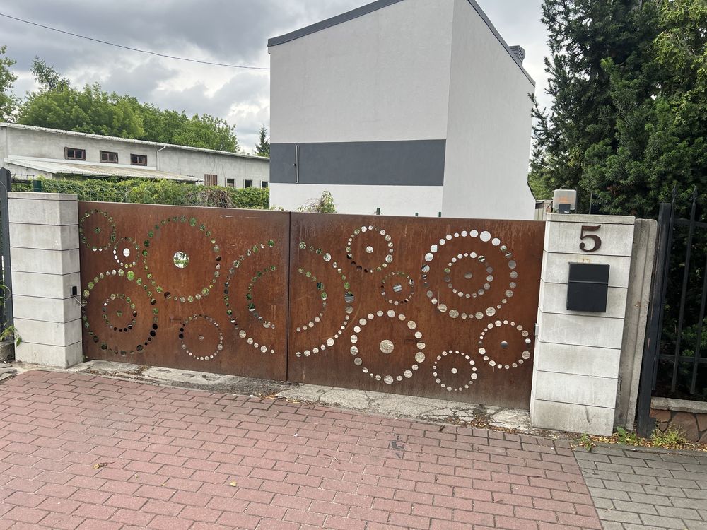 Montaż ogrodzeń , bram zapraszamy .