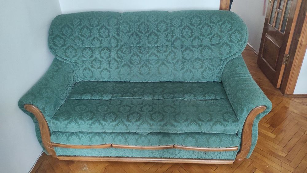 Диван та два крісла