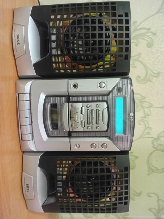 Міні музичний центр LG FFH-175