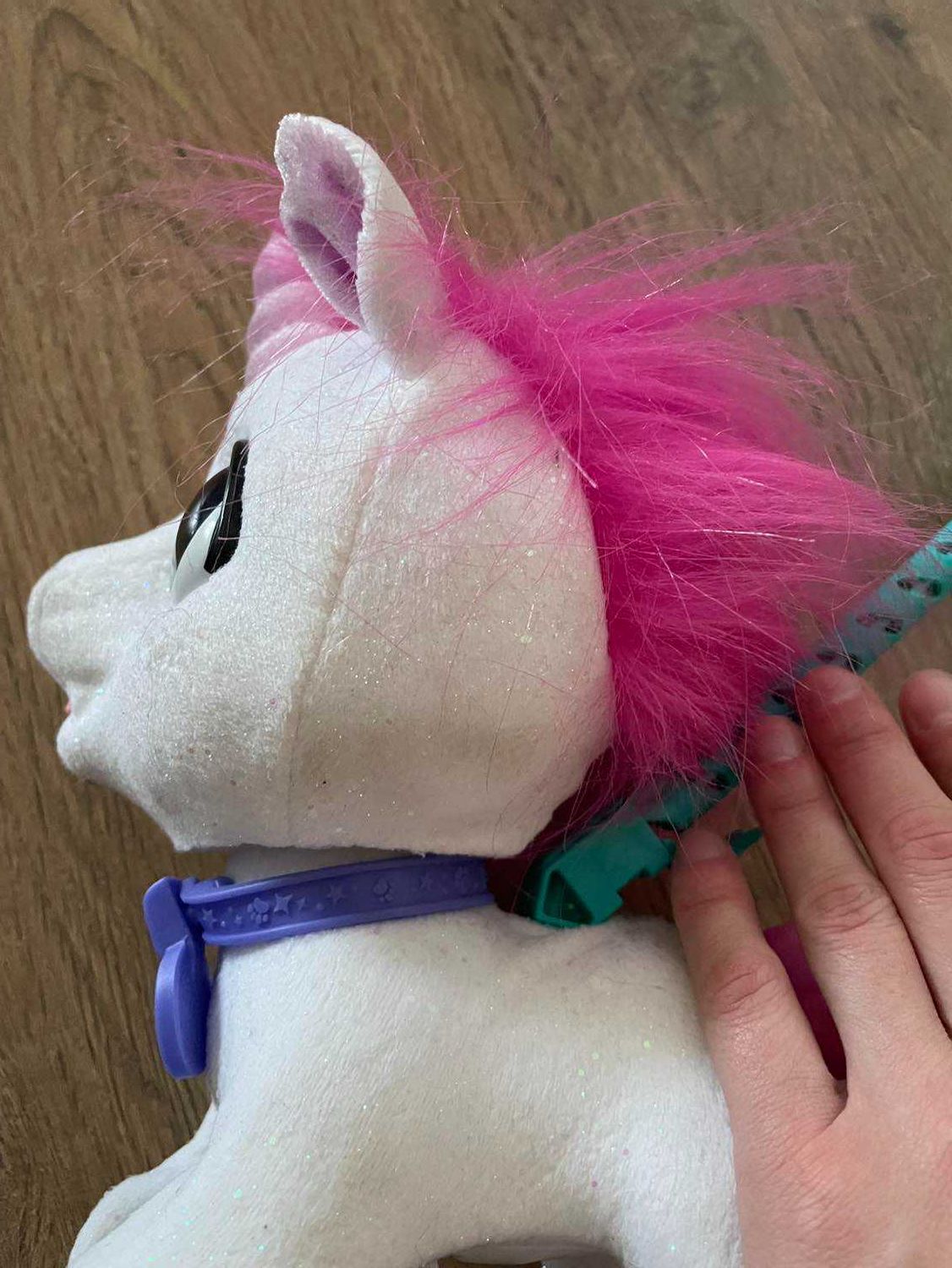 Furreal Friends jednorożec na smyczy