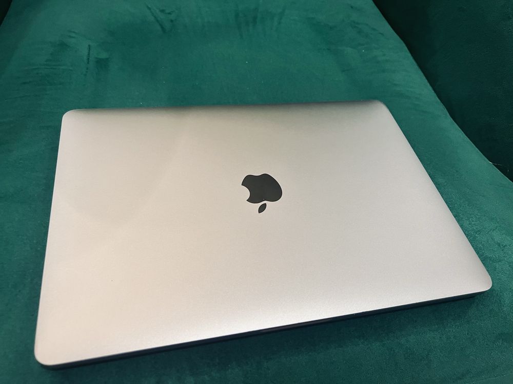 MacBook Pro 13” 2019 TouchBar i7 2.8Ghz 16Gb DDR4 1Tb SSD