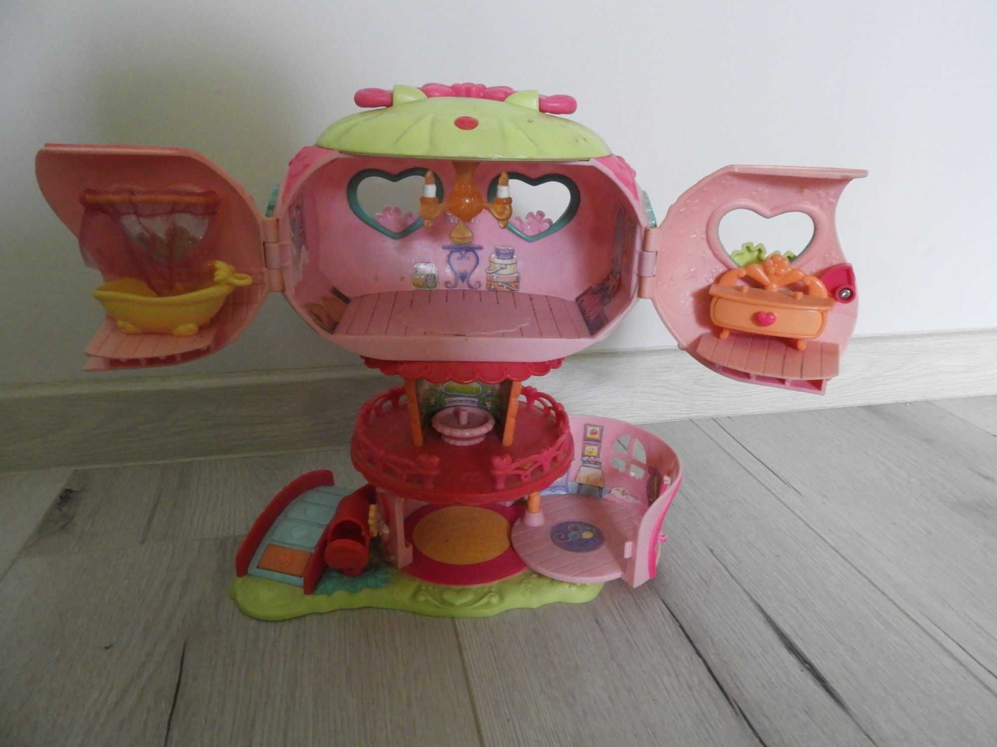 Domek dla lalek Hasbro na baterie