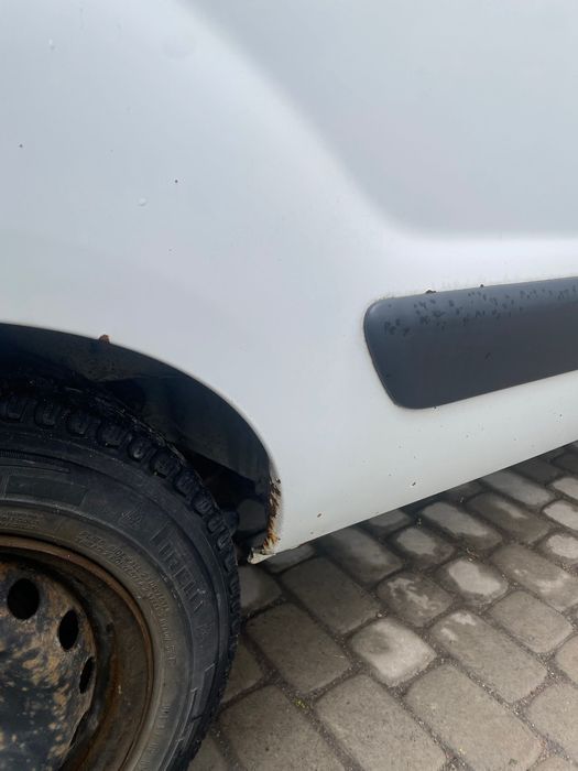 Автомобіль Reno Kengo