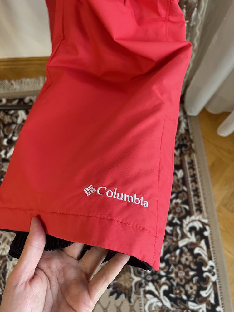 Продам лыжный  женский костюм Columbia, размер XL. 3500  грн.