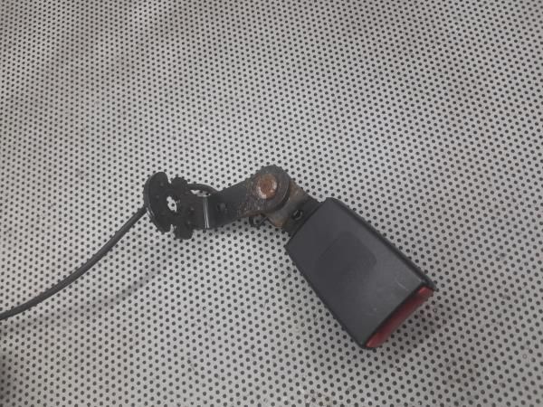 Encaixe de cinto trás esquerdo AUDI A1 (8X1, 8XK)