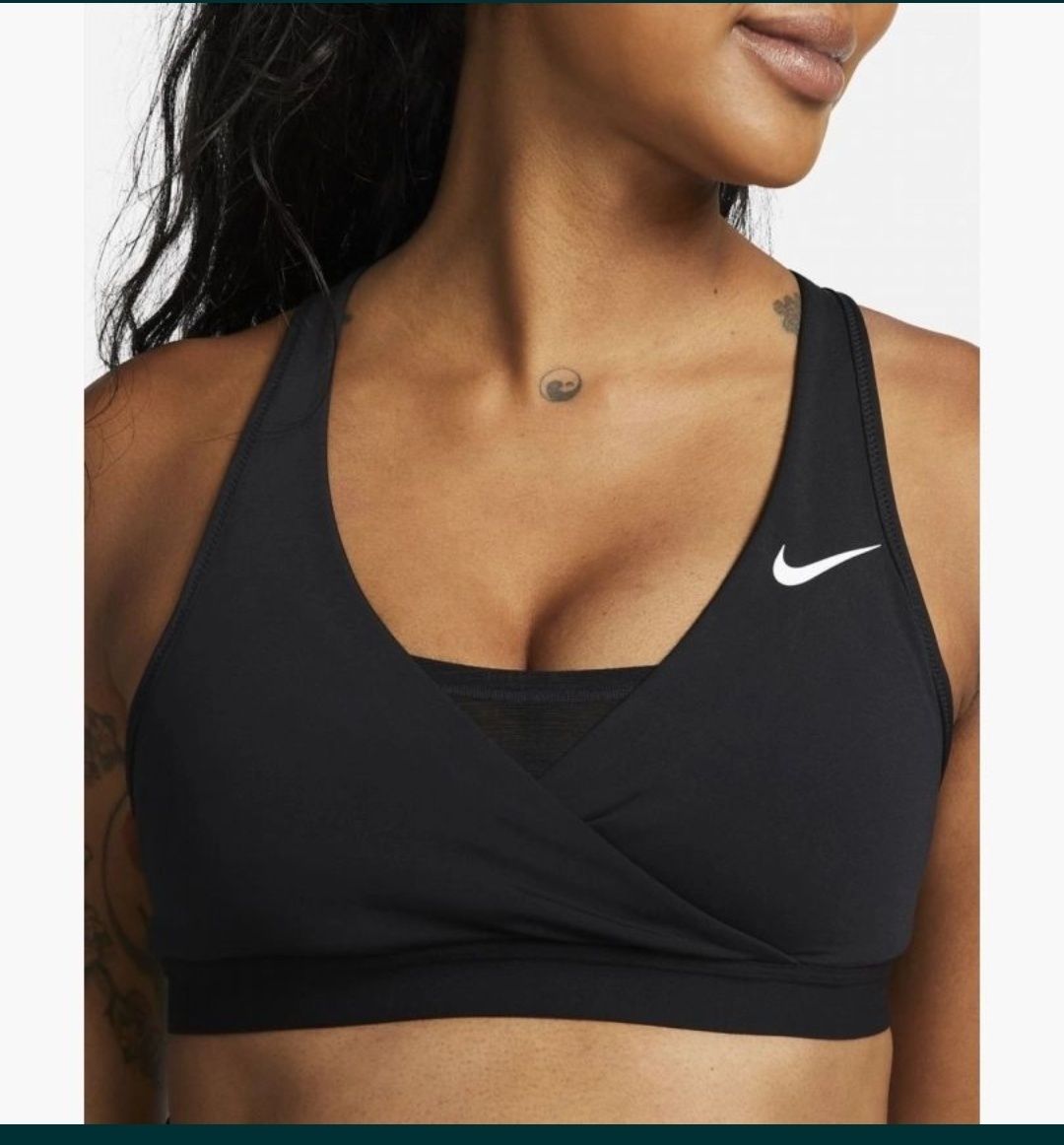 Оригінальний спортивний топ Nike Swoosh