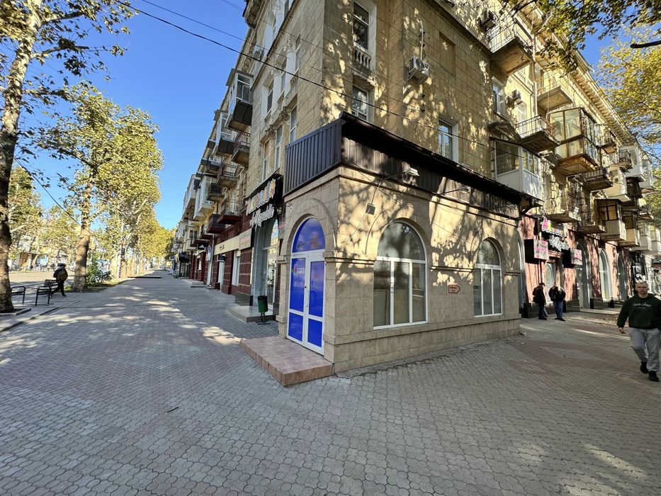 Соборна/Спаська 250 кв.м. прохідняк ціна 40000 грн/міс