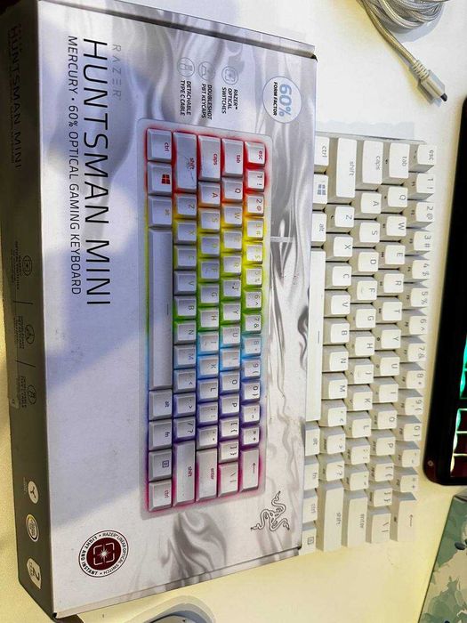 Геймерская клавиатура razer huntsman mini 60%