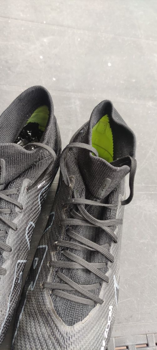 Używane korki pół profesjonalne Nike ZOOM superfly 9 pro FG roz. 42.5