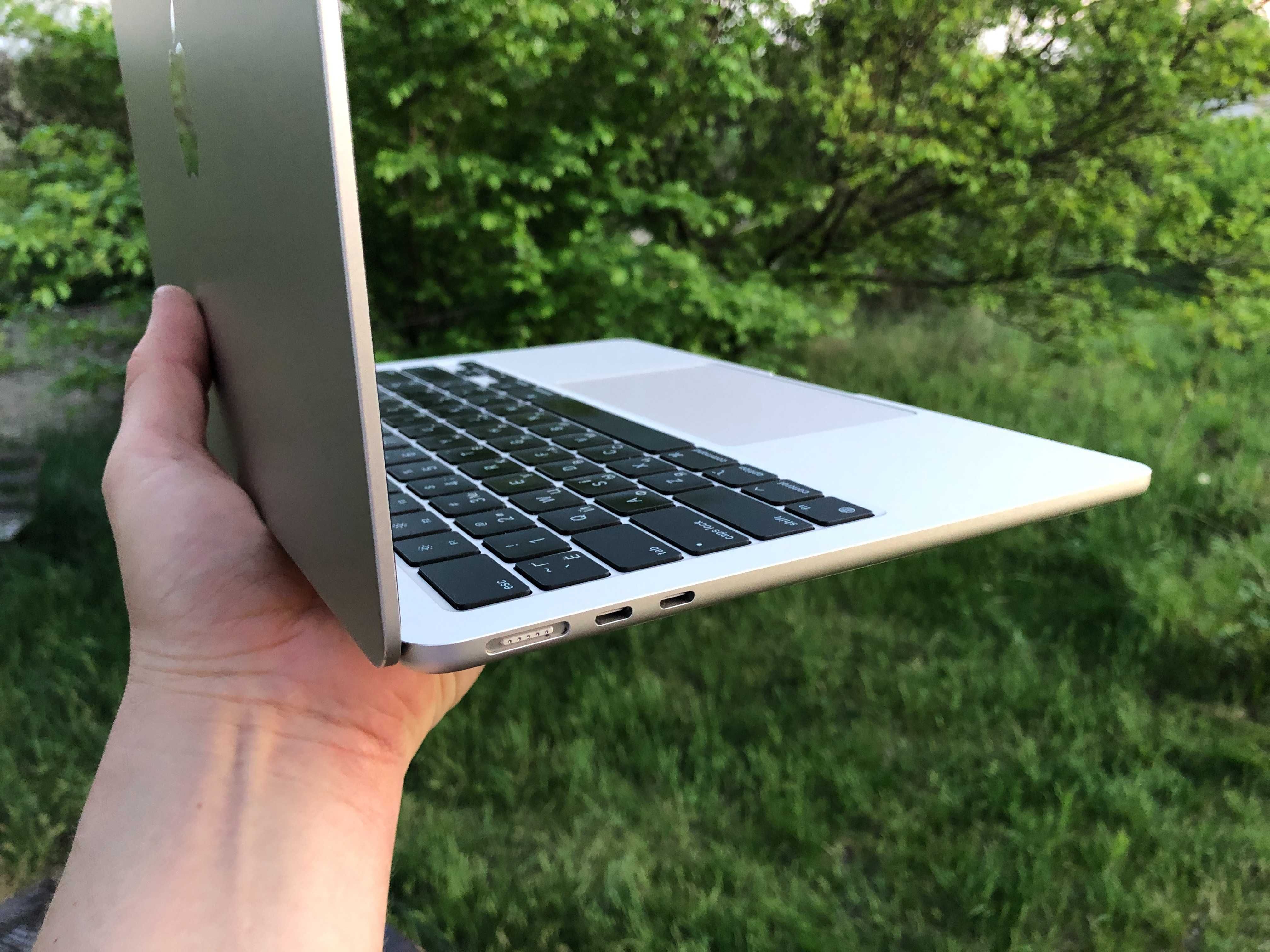 Apple MacBook Air 13.6” M2 2022 Silver 8/256Gb