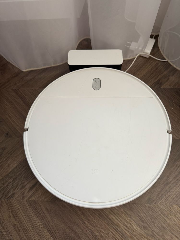 Продається робот-пилосос Xiaomi Mi Robot Vacuum Mop Essential