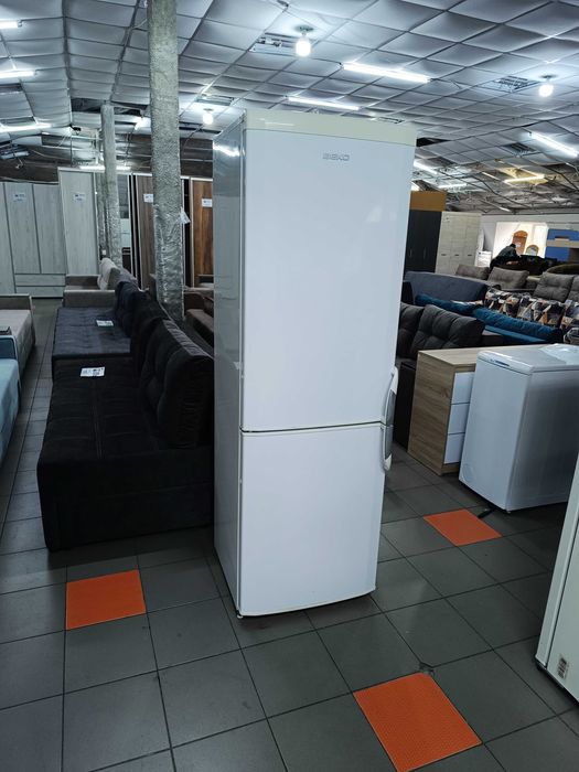 Двокамерий холодильник BEKO CSK34000