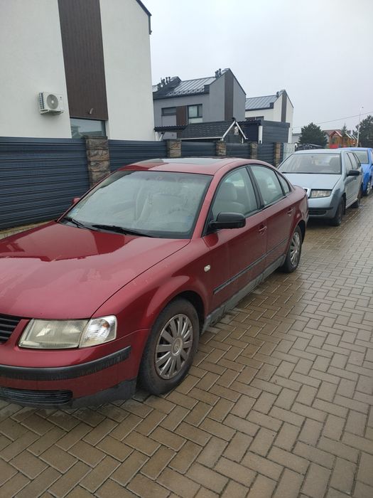 Sprzedam Passat  1.8  benzyna