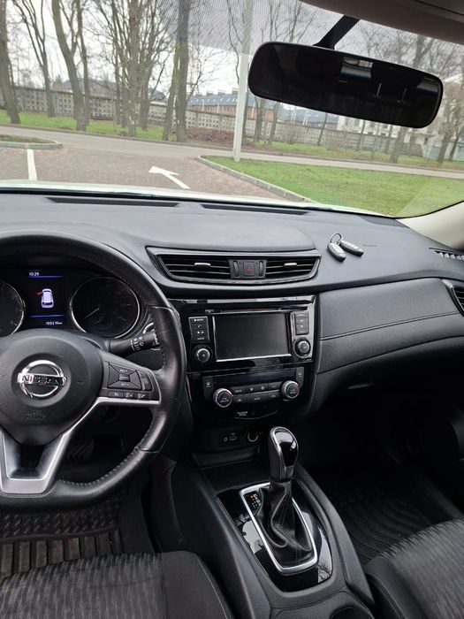 Ніссан рог 2018 року