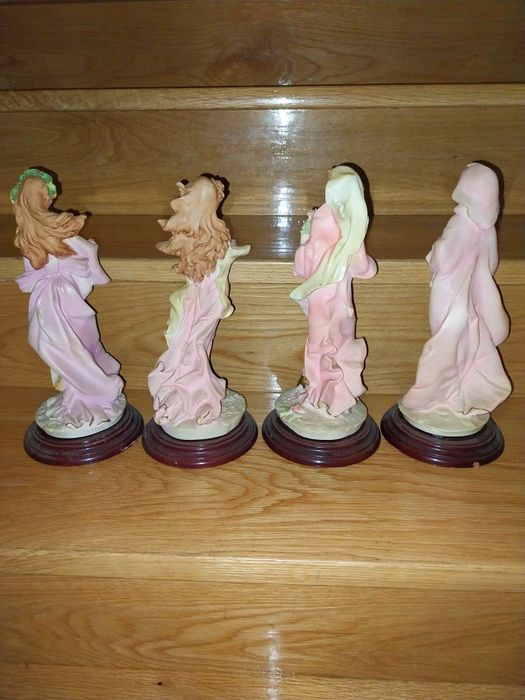 Estátuas Antigas - Estações do Ano