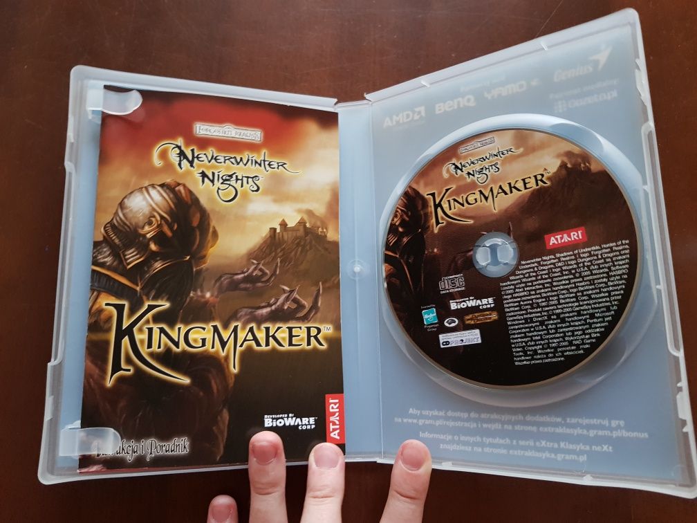 Neverwinter Nights z wszystkimi dodatkami.