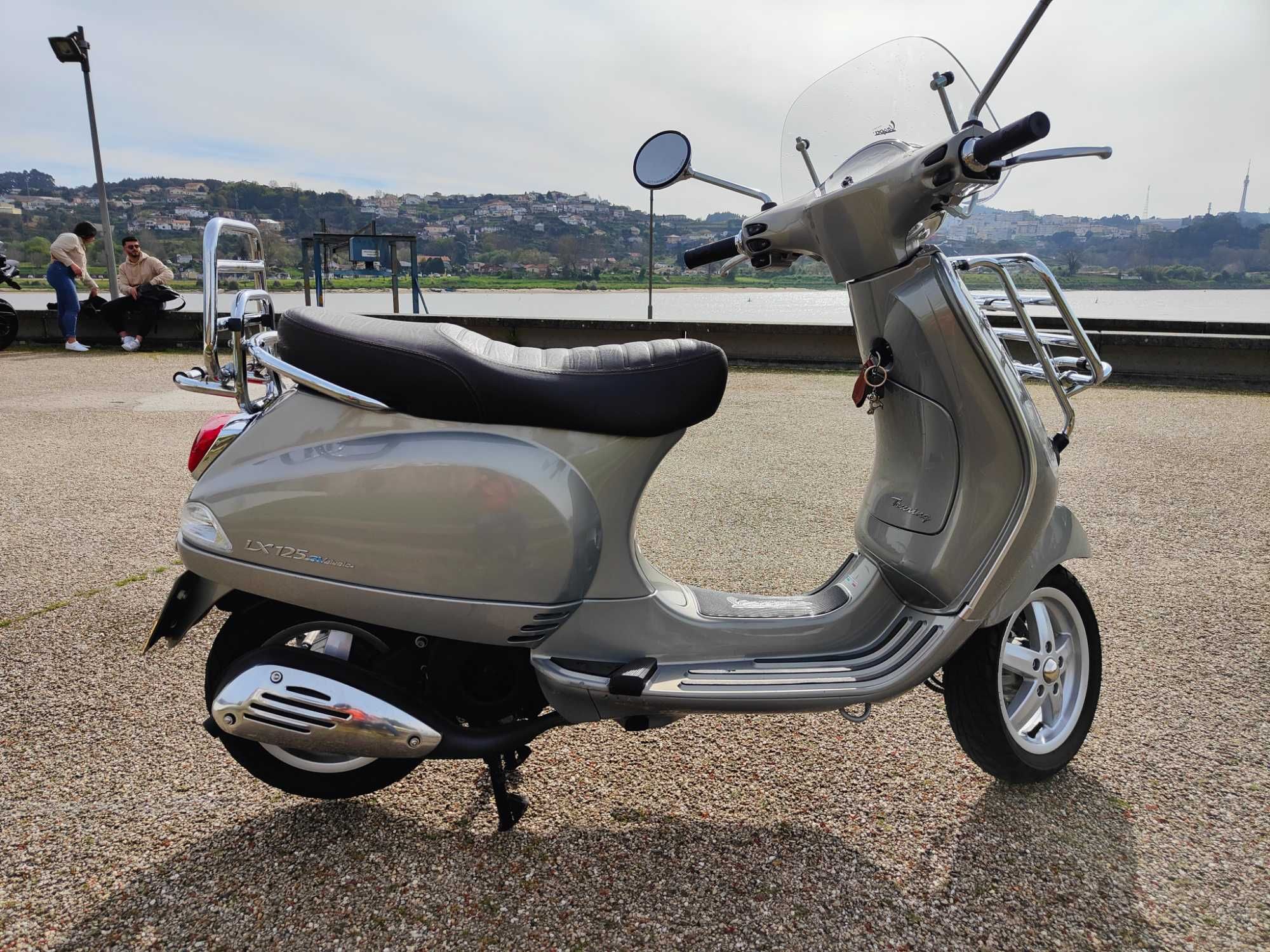 Vespa LX125 3V Touring