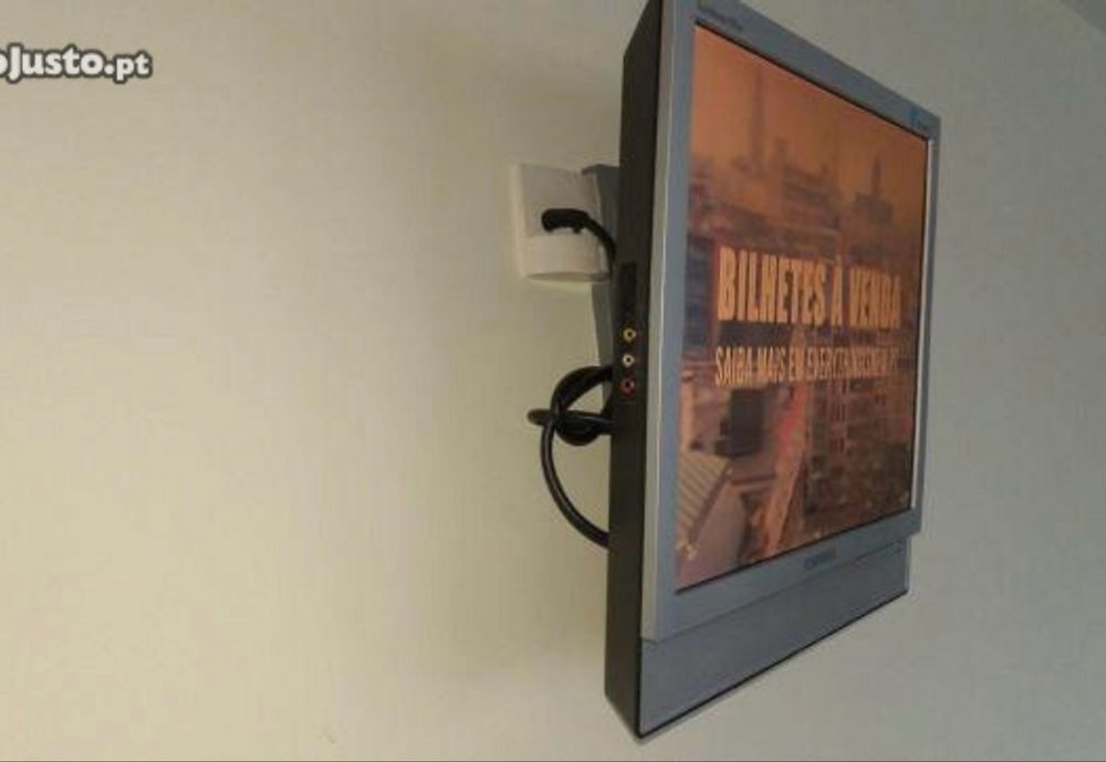 TV Samsung pequena cozinha