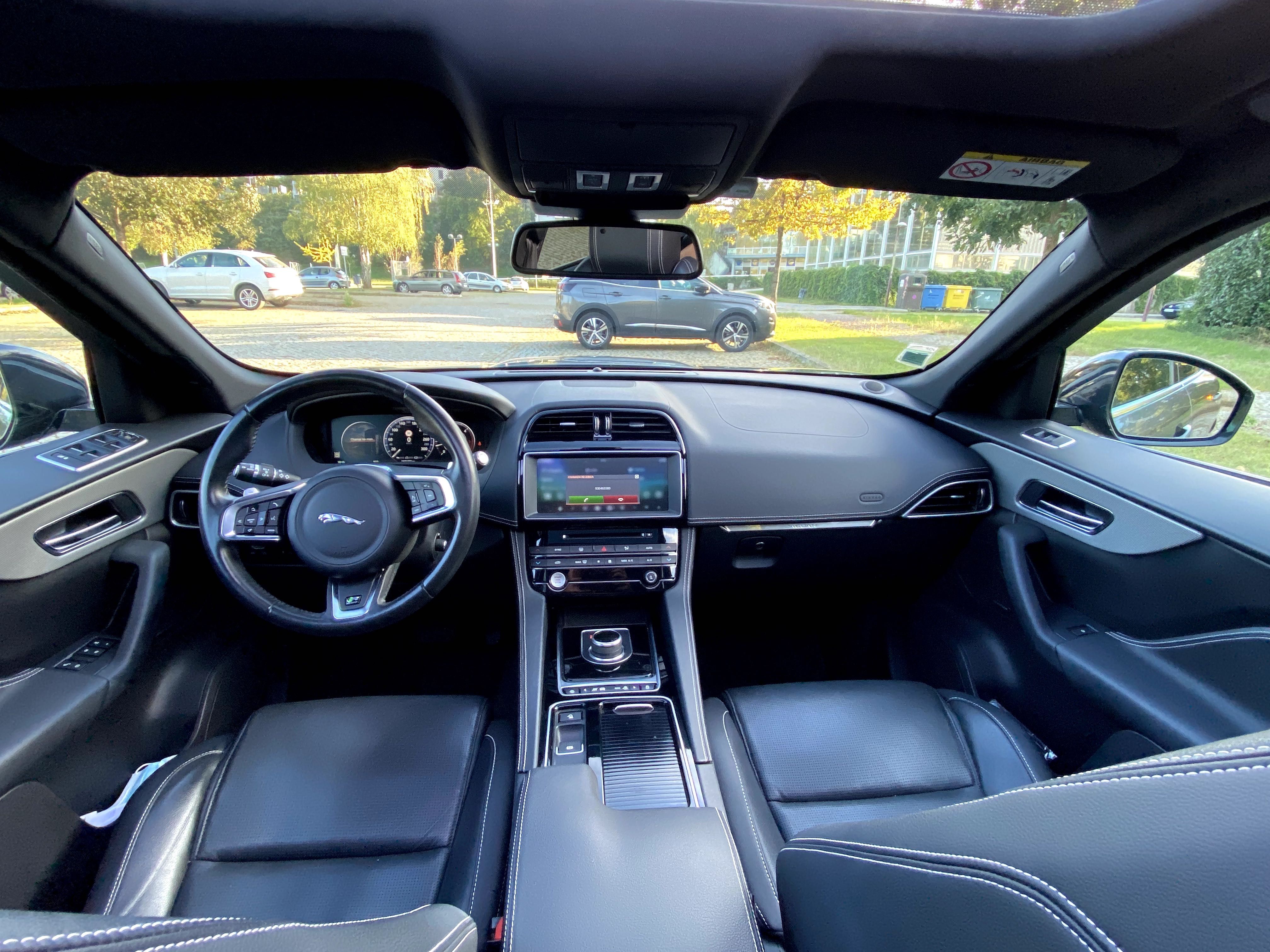 Jaguar f-pace 2.0i 4d r-sport awd aut