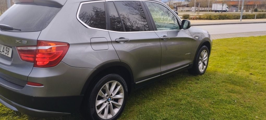 BMW xdrive 2.0 cinza escuro