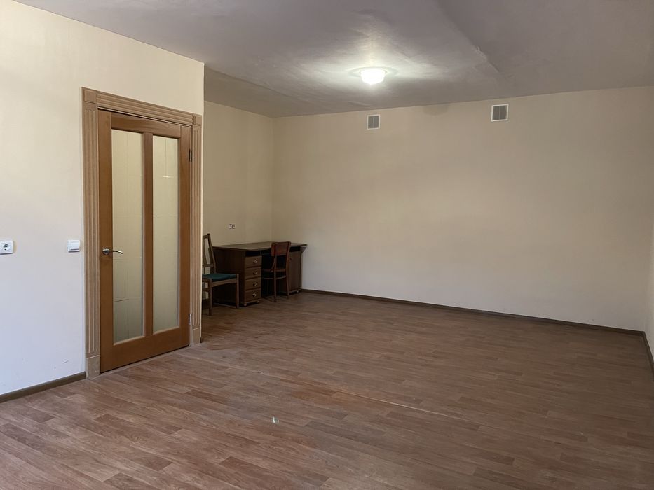 Здам в оренду гараж (2 поверхи, Позняки)