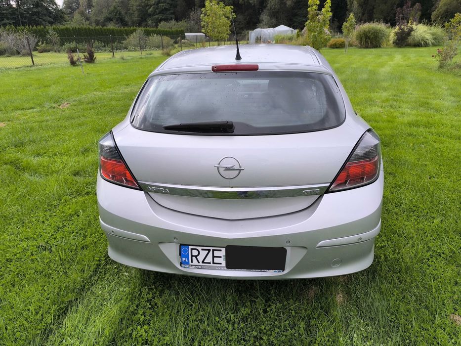 Opel Astra H GTC 1.6 105 km 2006r.
