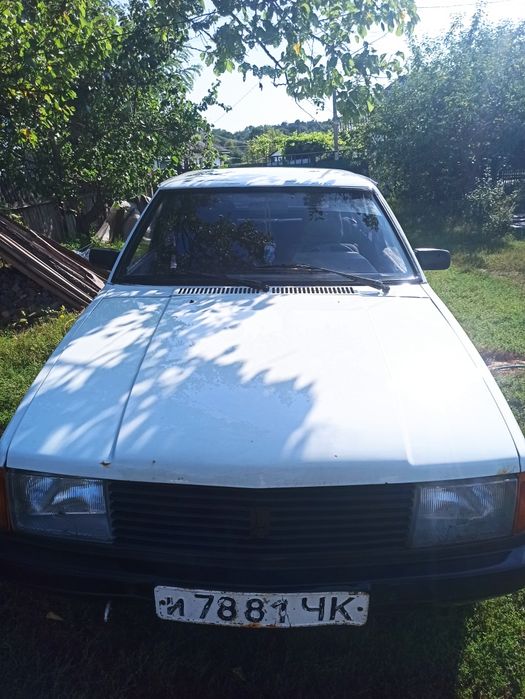 Автомобіль Москвич2141