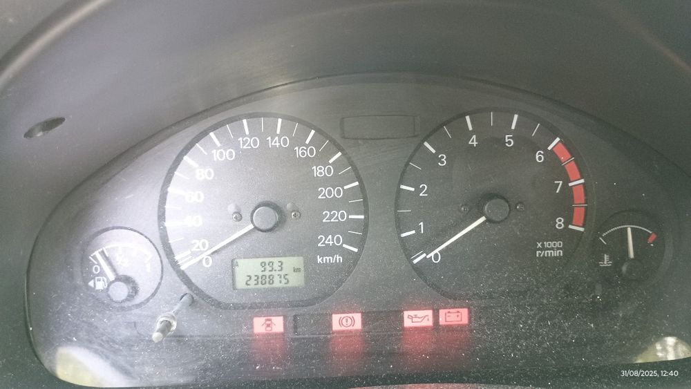 Mitsubishi carisma 1.3 16v 2002