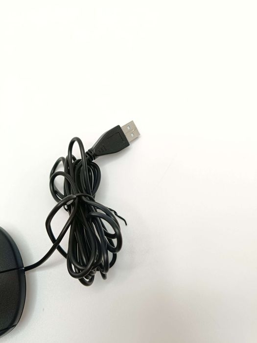 Amazon Basics Cicha przewodowa mysz USB z 3 przyciskam