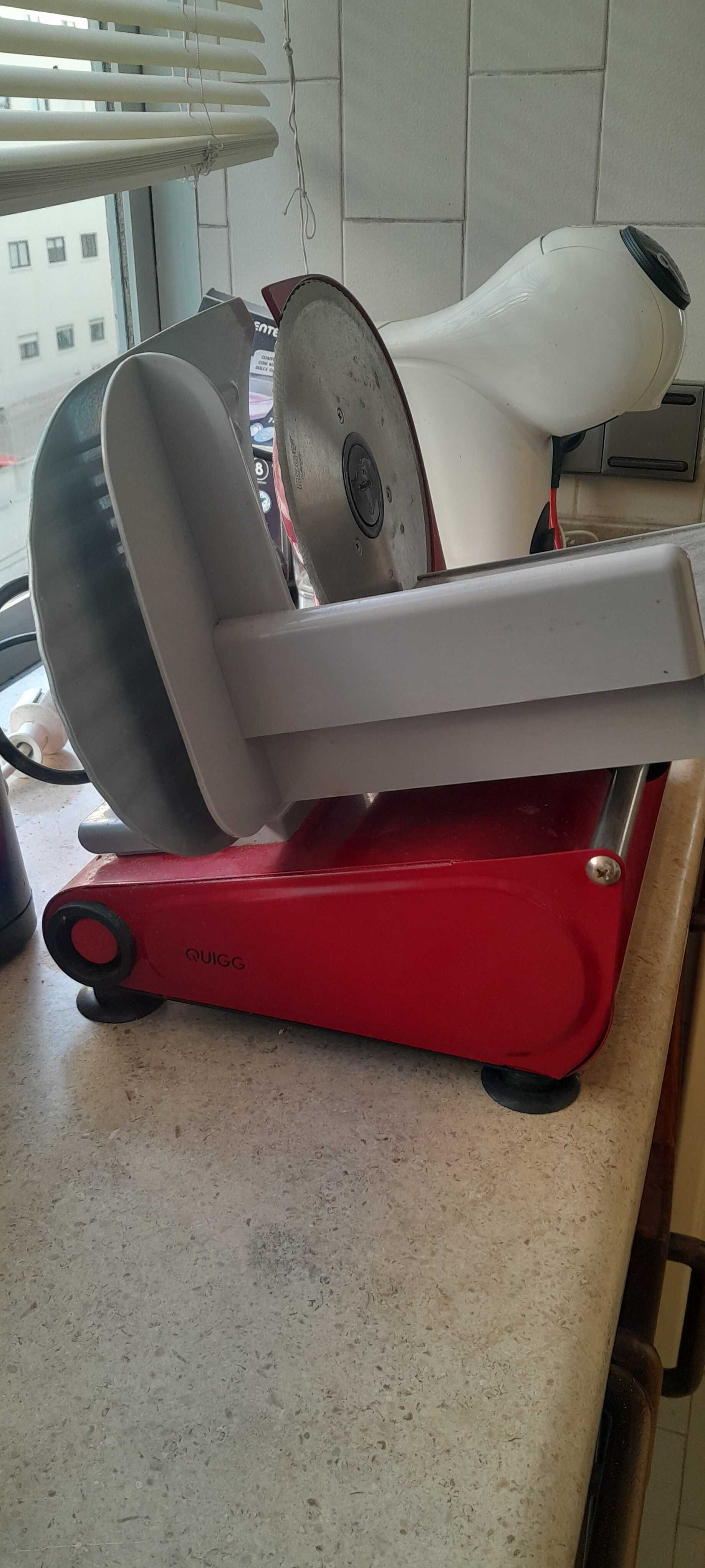 Máquina de cortar fiambre