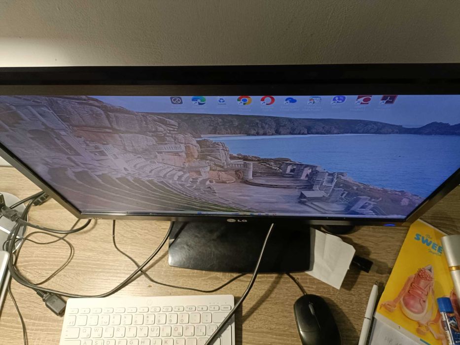 Монітор LG. Flatron 23 дюйма