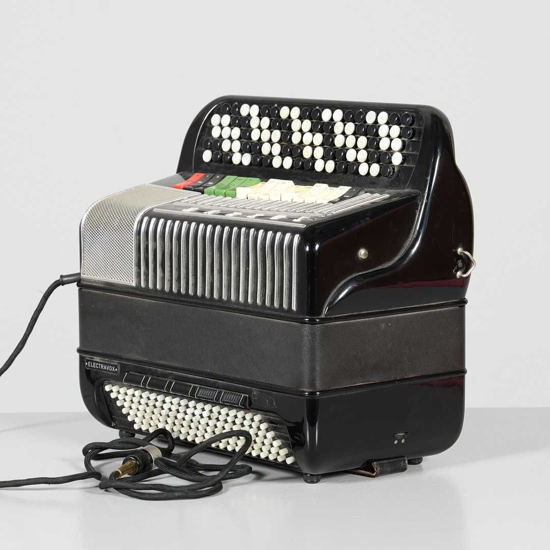 Akordeon Hohner „Electravox”.