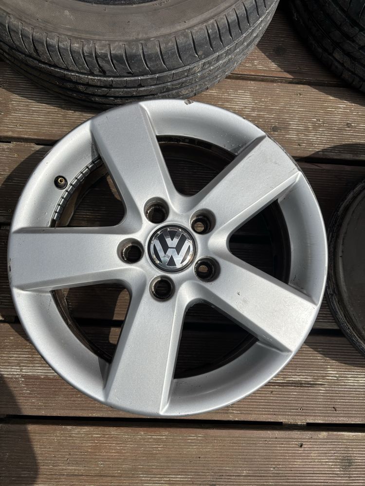 Felgi R16 z oponami Volkswagen Golf
