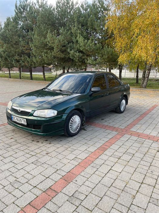 Автомобіль мазда